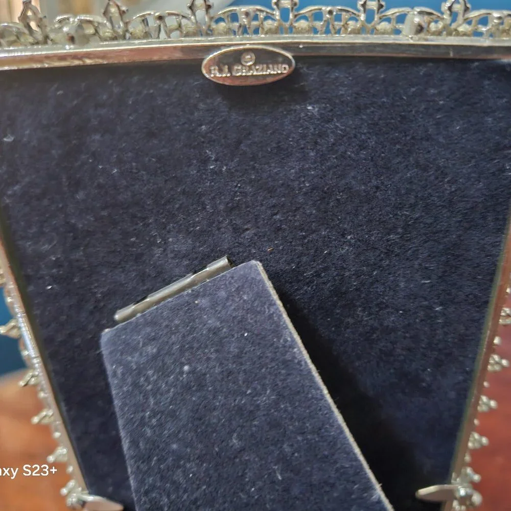 RARE VINTAGE RJ GRAZIANO SCROLL WEDDING SNOWFLAKE PEARL CRYSTAL PICTURE FRAME